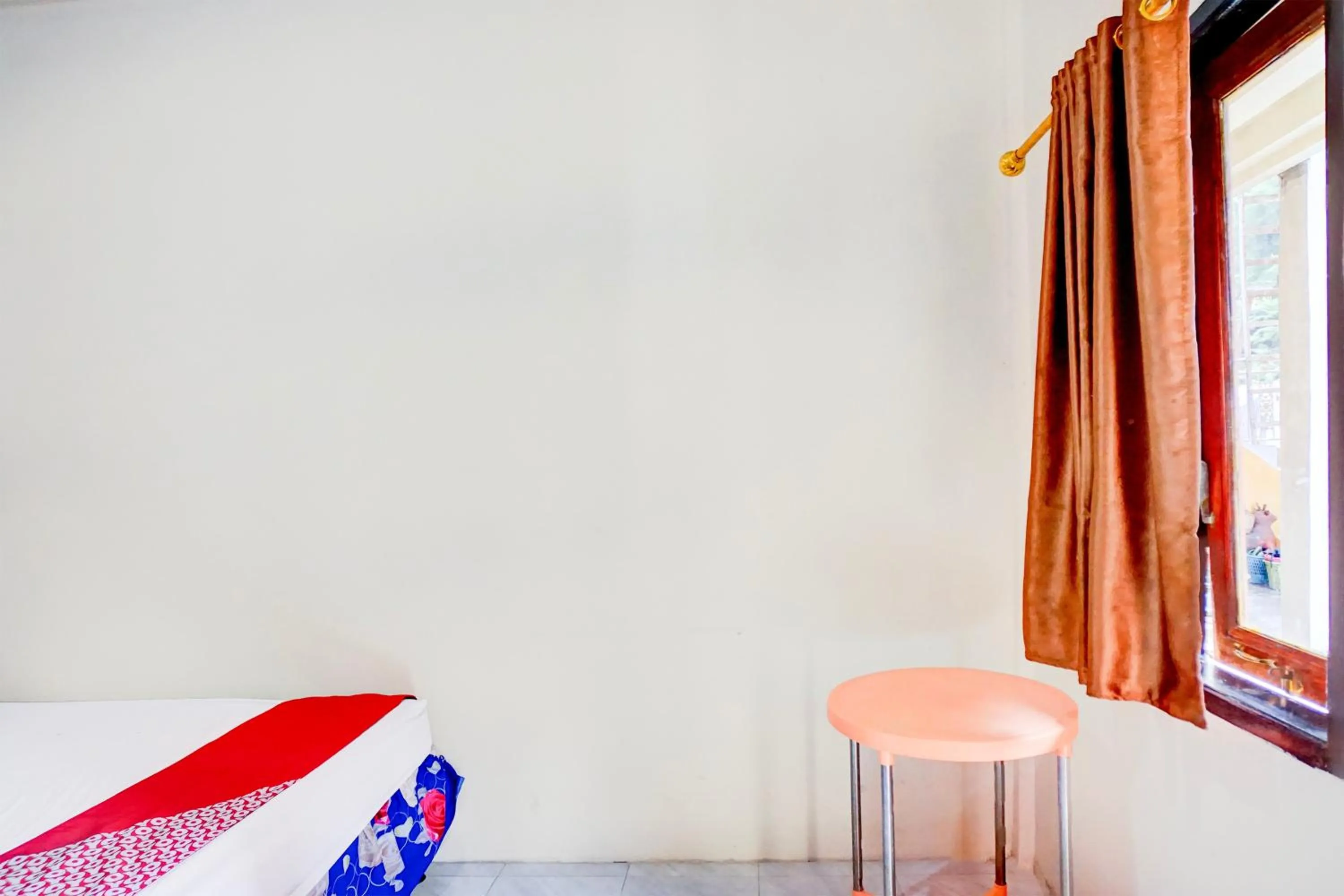 Bedroom, Bed in Hotel O Sejolie Sibayak