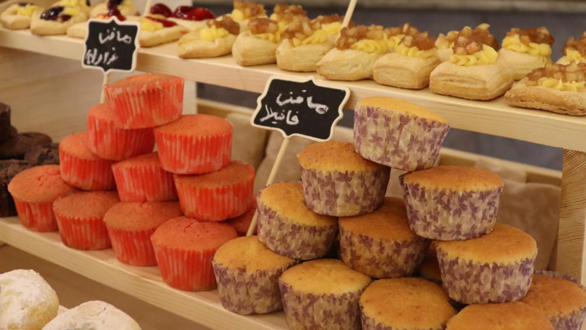 Restaurant/places to eat in Sandy palace Hotel