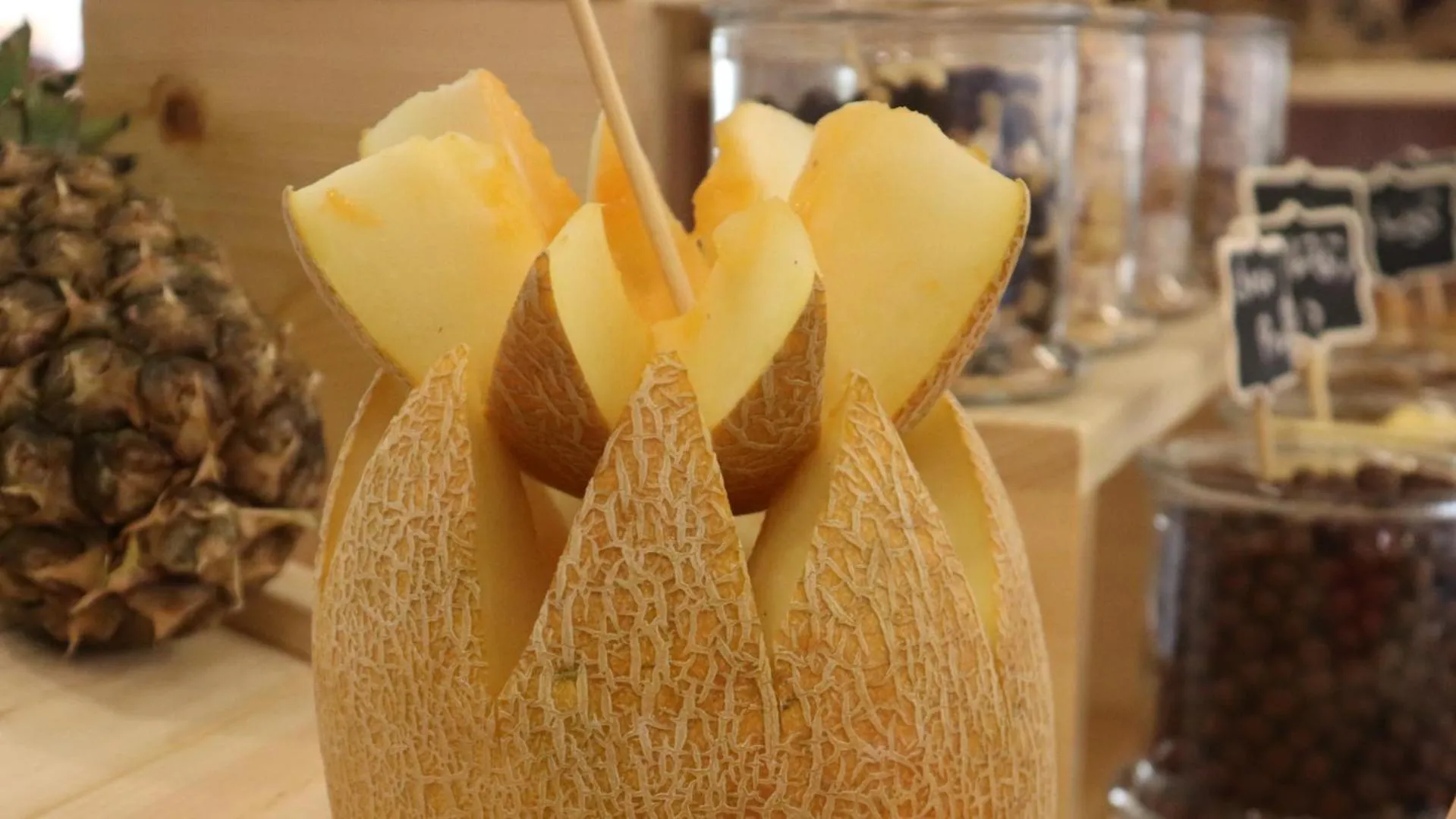 Restaurant/places to eat in Sandy palace Hotel