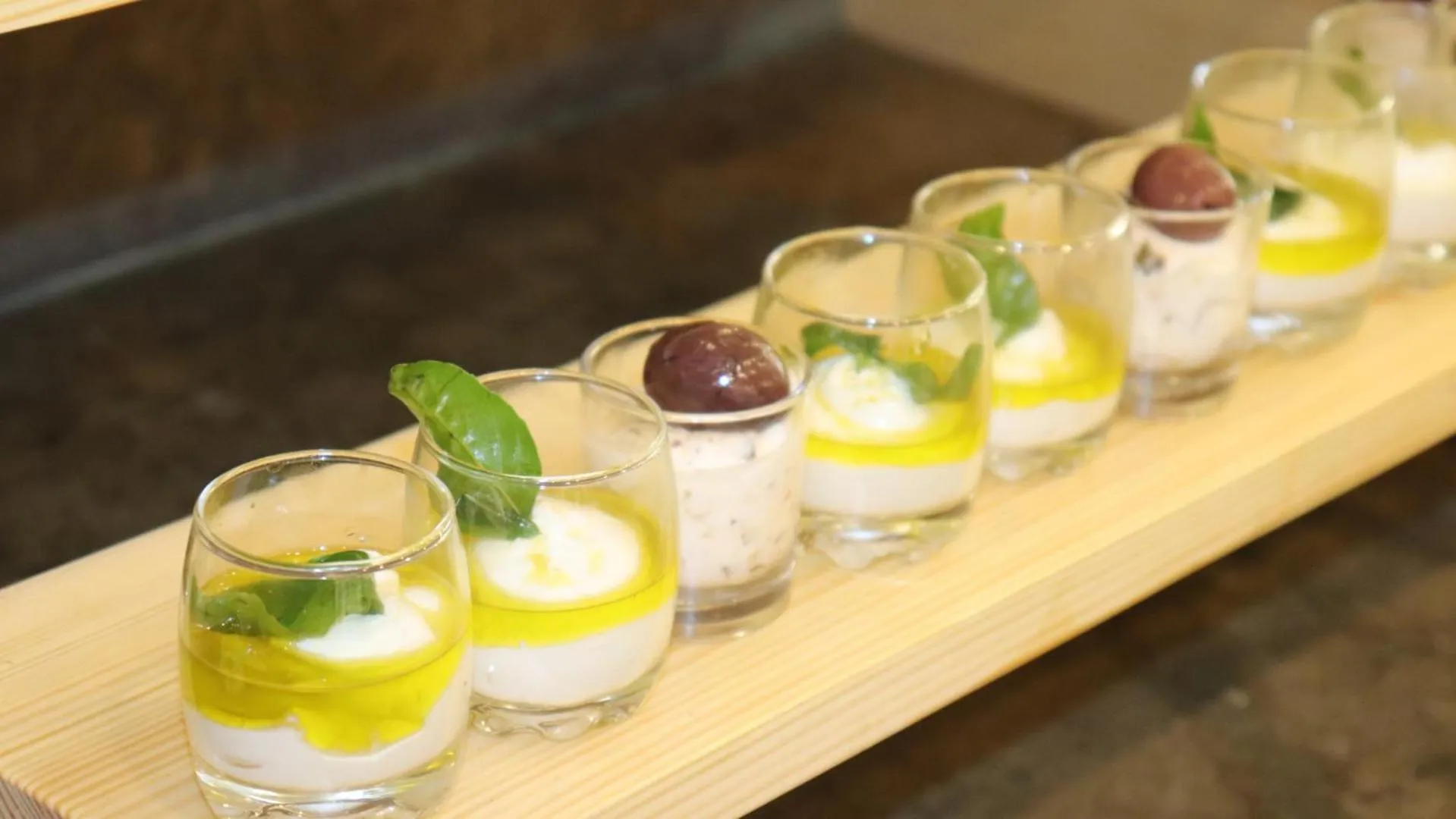 Restaurant/places to eat in Sandy palace Hotel