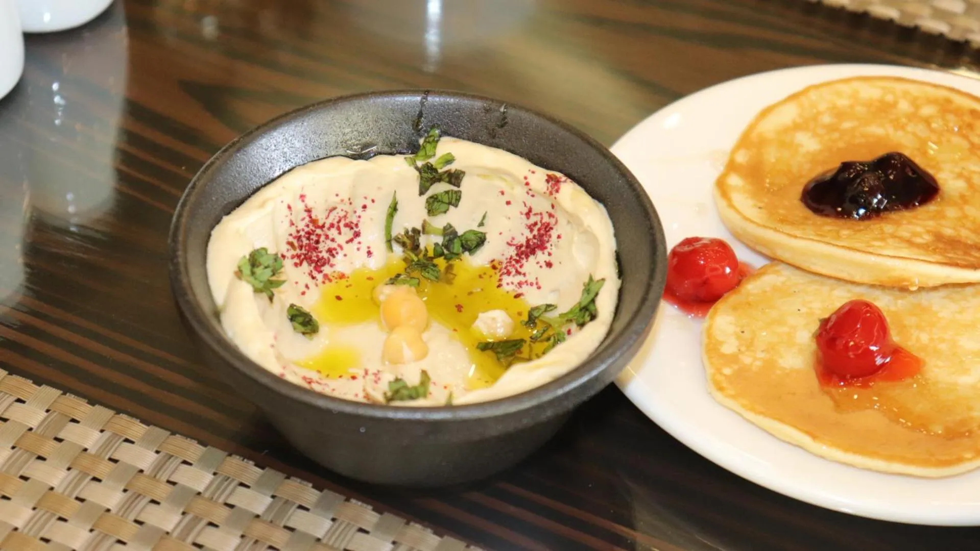 Restaurant/places to eat in Sandy palace Hotel