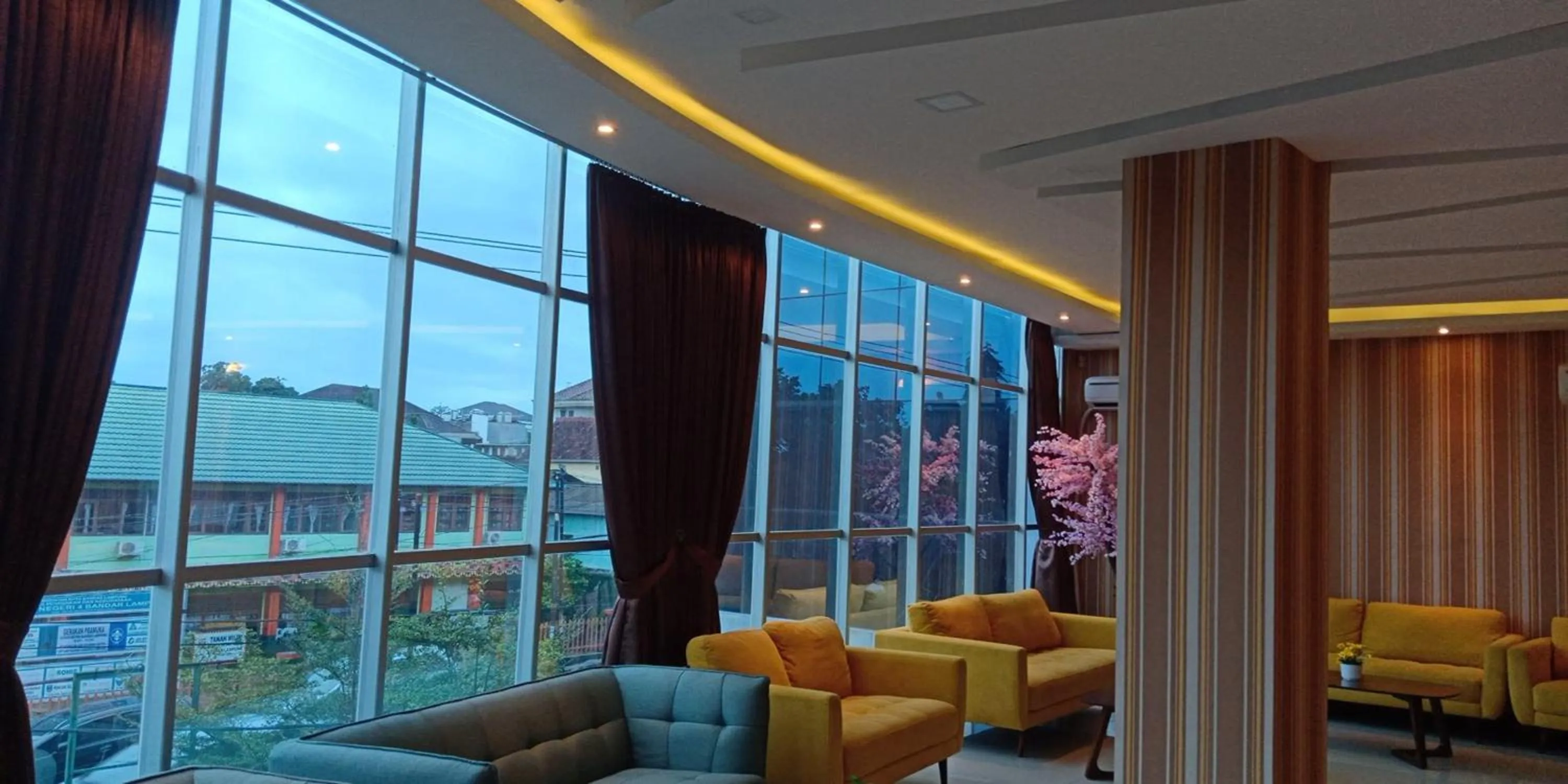 Lobby or reception in Great Cokro Edotel Lampung