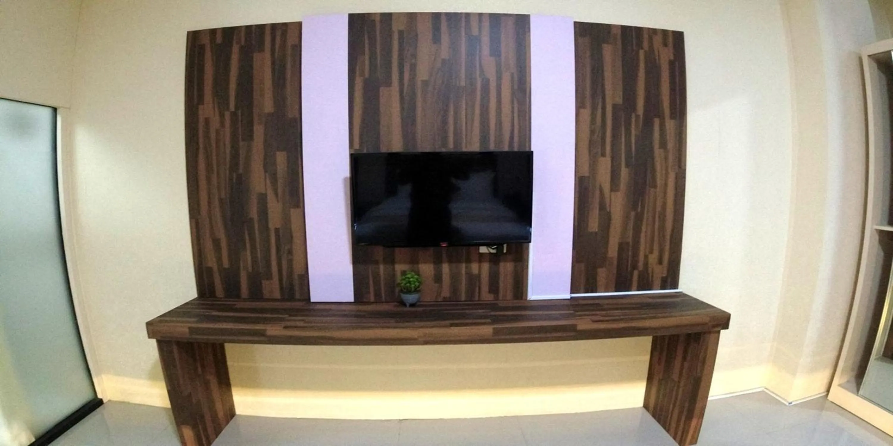 Communal lounge/ TV room in Great Cokro Edotel Lampung