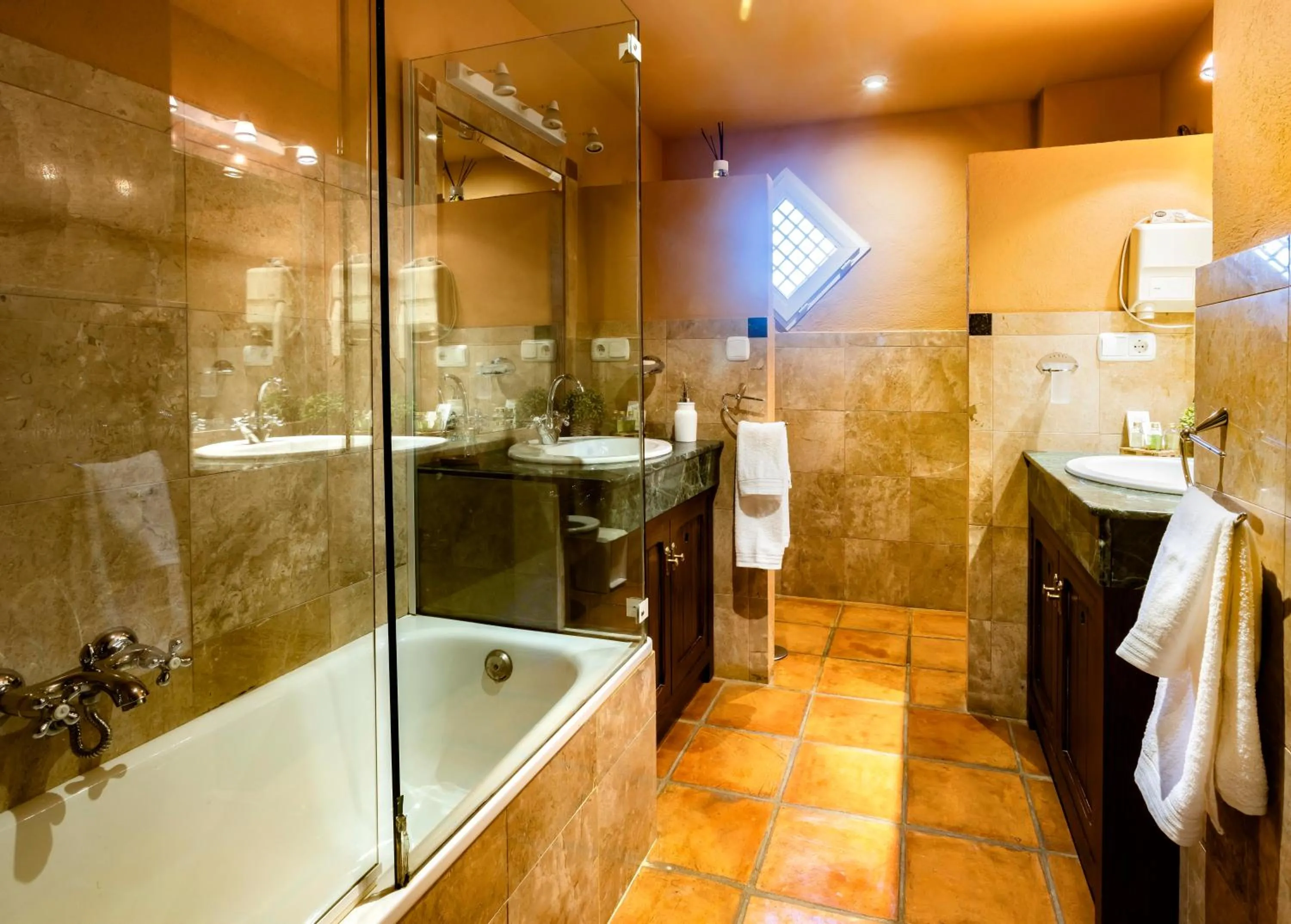 Queen Room with Garden View in Hotel Cortijo Landete