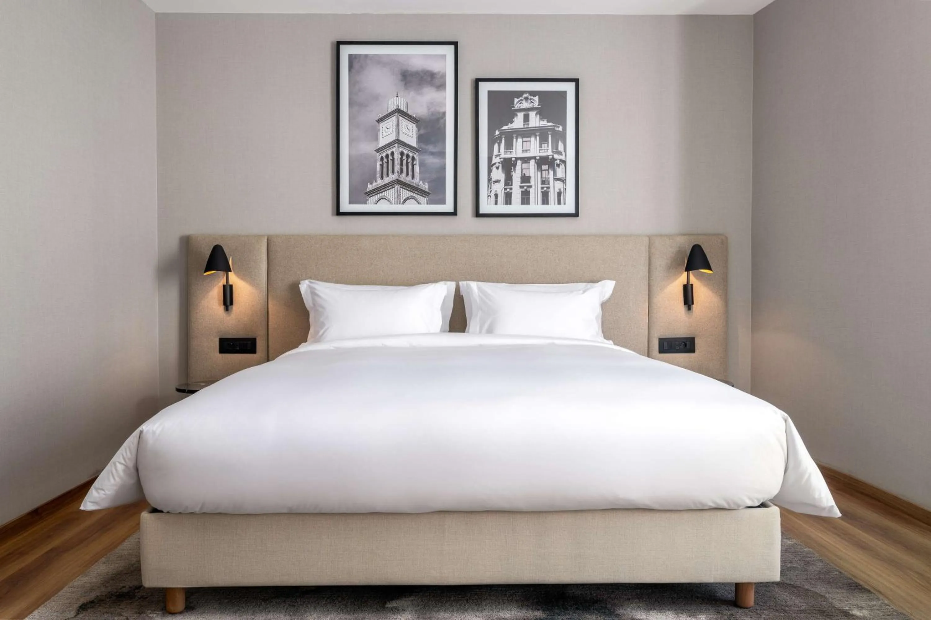 Bedroom, Bed in Radisson Hotel Casablanca Gauthier La Citadelle