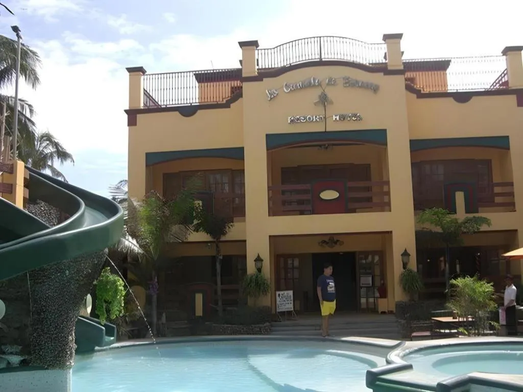 Boracay Travelodge Beach Resort