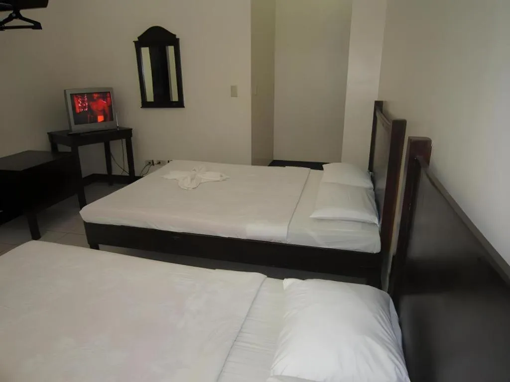 Bed in Boracay Travelodge Beach Resort