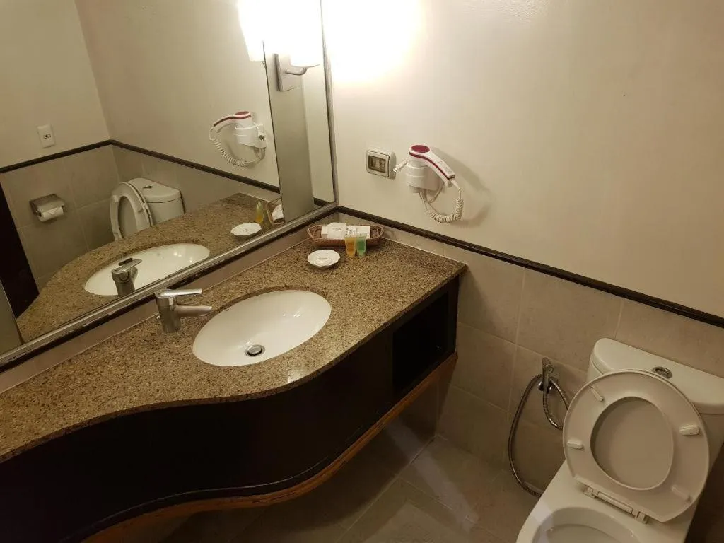 Hotel Supreme Convention Plaza