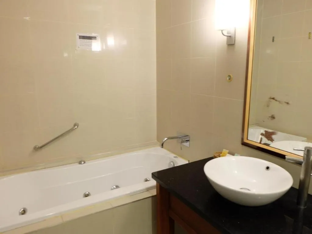 Hotel Supreme Convention Plaza