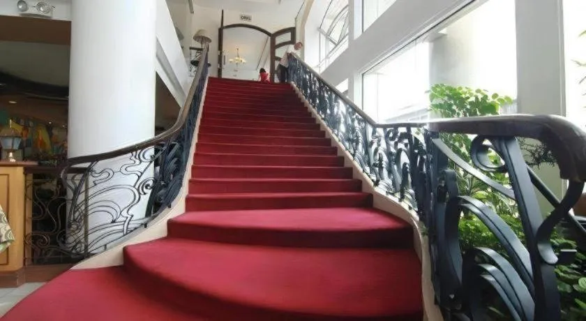 Hotel Supreme Convention Plaza