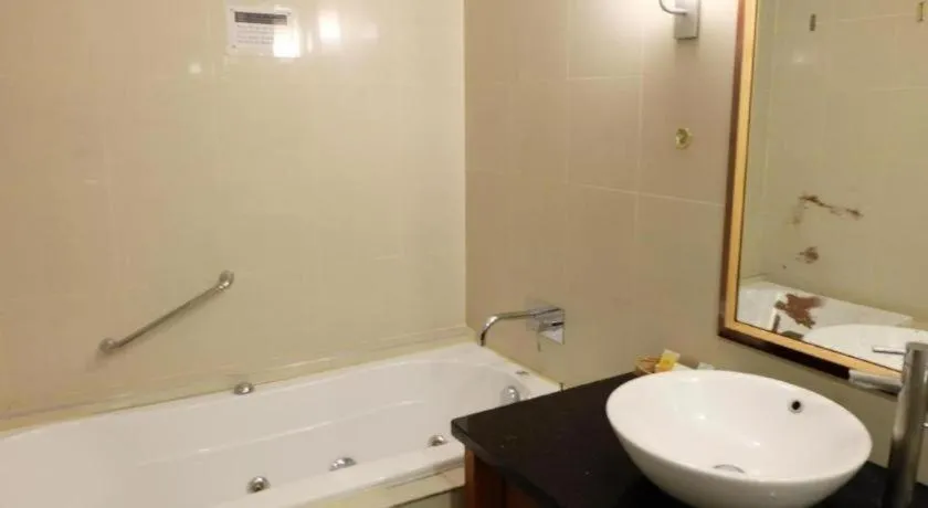 Hotel Supreme Convention Plaza