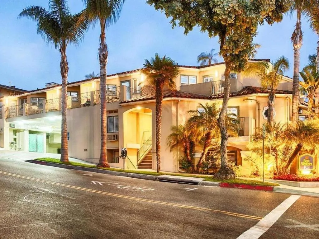 Laguna Brisas - A Beach Hotel