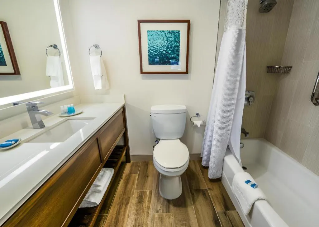 Laguna Brisas - A Beach Hotel