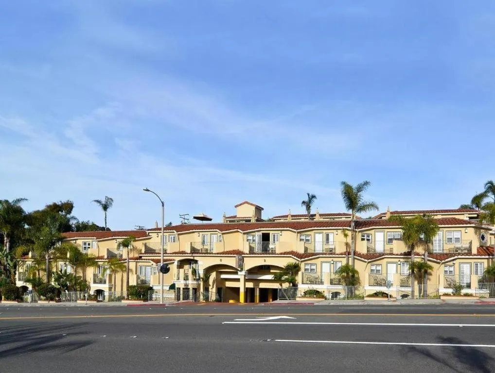 Laguna Brisas - A Beach Hotel