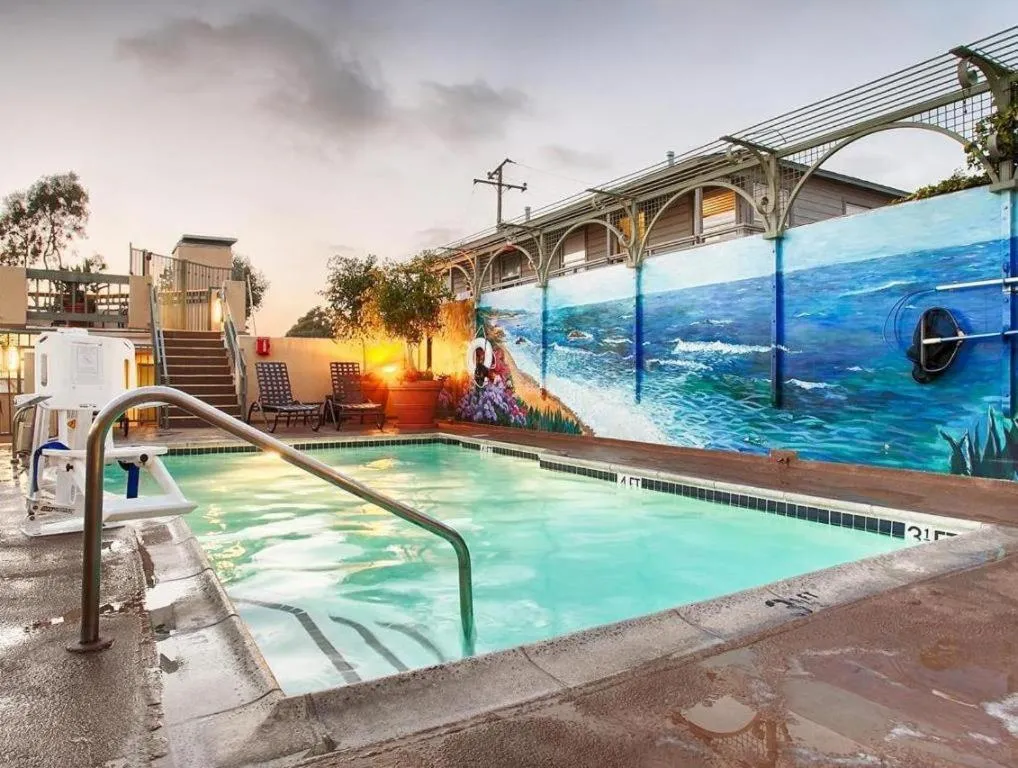 Laguna Brisas - A Beach Hotel