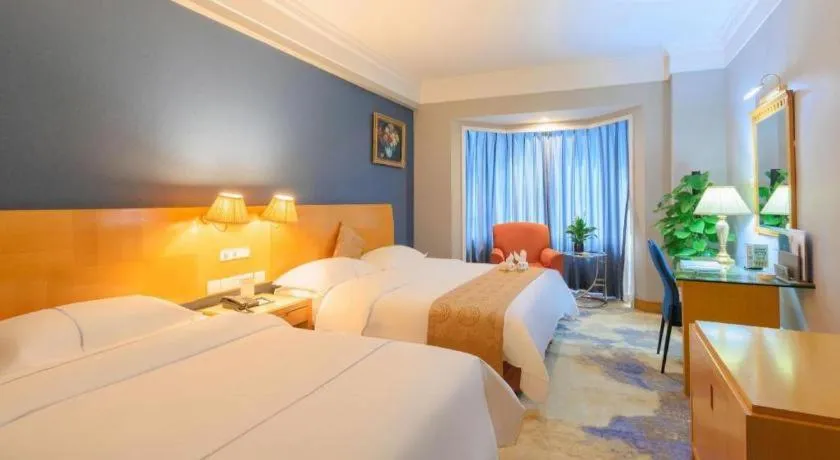 Bed in Greatwall Hotel - Zhengzhou