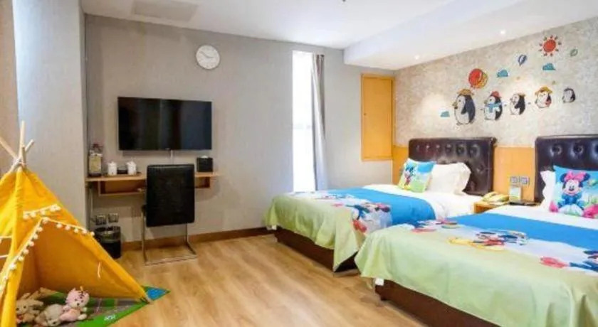 Bed in Xian Empress Hotel