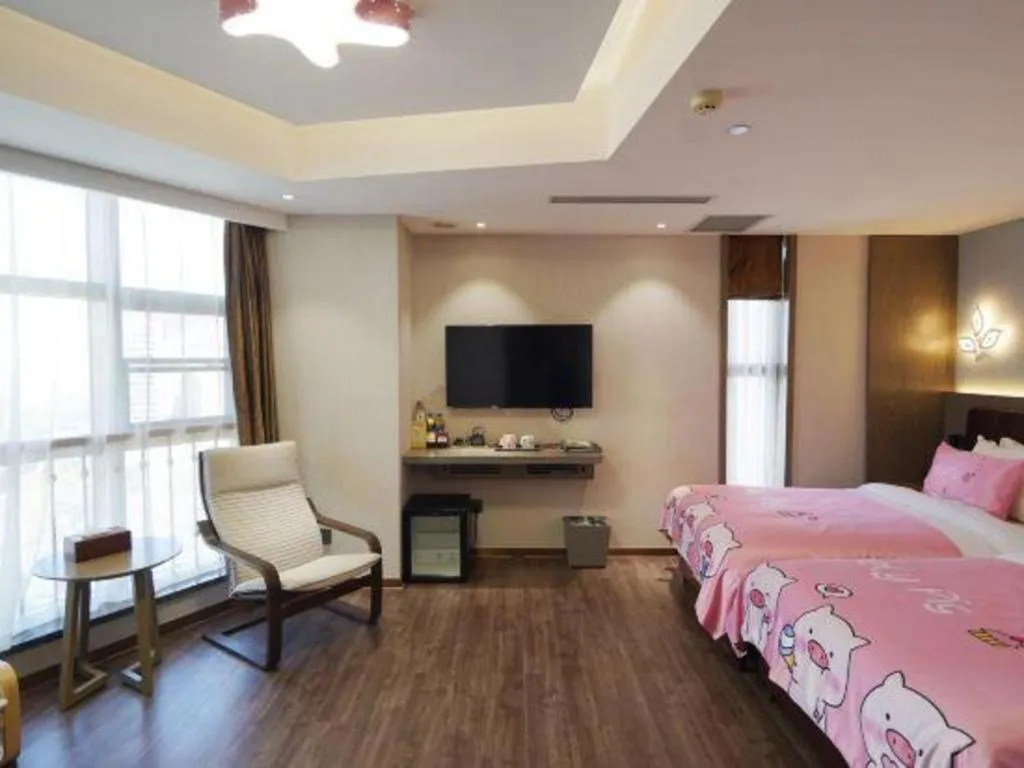 Bed in Xian Empress Hotel