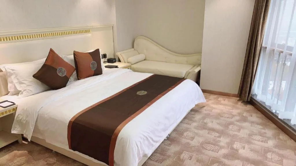 Bed in Xian Empress Hotel