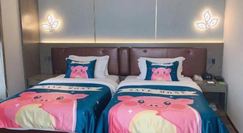 Bed in Xian Empress Hotel