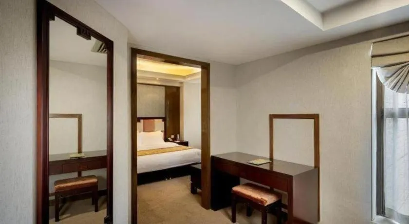 Bed in Xian Empress Hotel