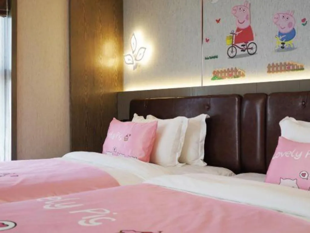 Bed in Xian Empress Hotel