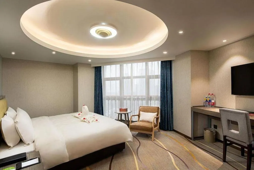 Bed in Xian Empress Hotel