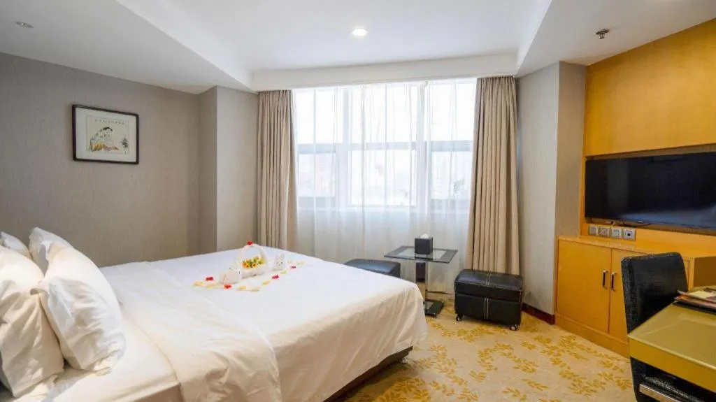 Bed in Xian Empress Hotel