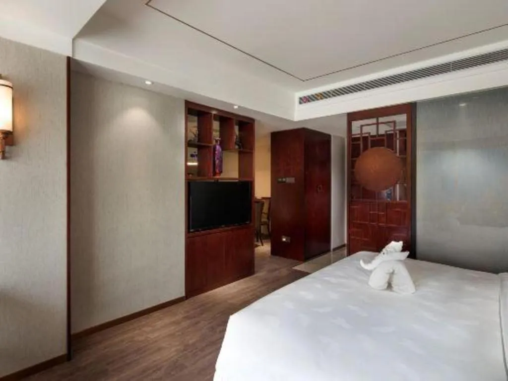 Bed in Xian Empress Hotel