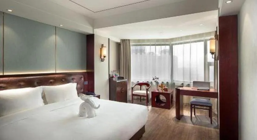 Bed in Xian Empress Hotel