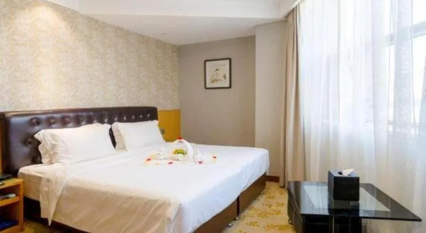 Bed in Xian Empress Hotel