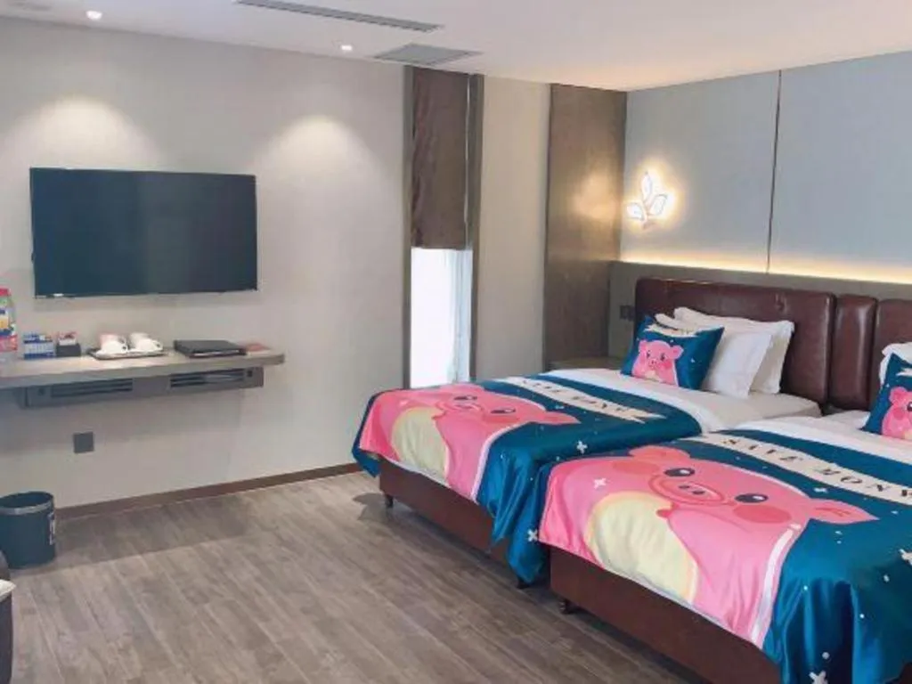 Bed in Xian Empress Hotel