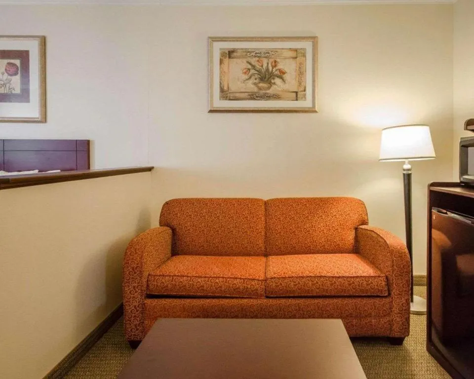 Quality Suites Jeffersonville - Louisville North