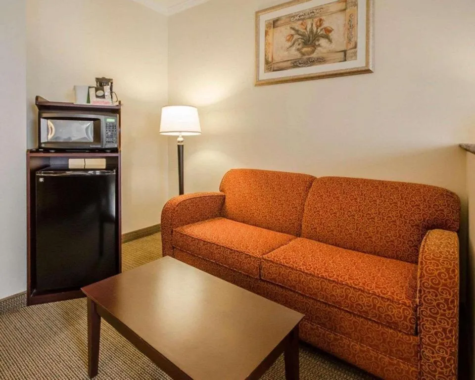 Quality Suites Jeffersonville - Louisville North