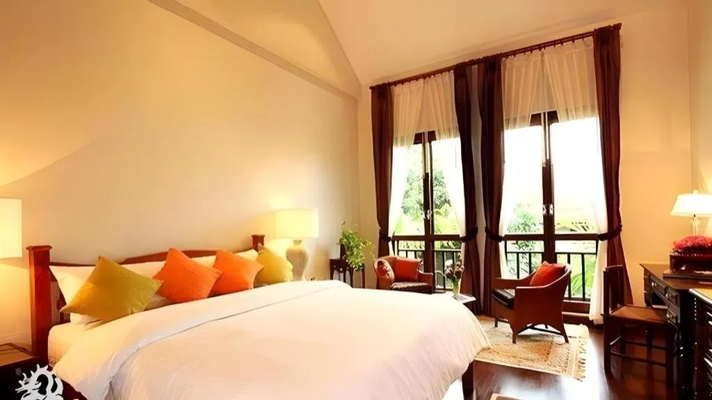 Bed in Baan Klang Wiang Hotel