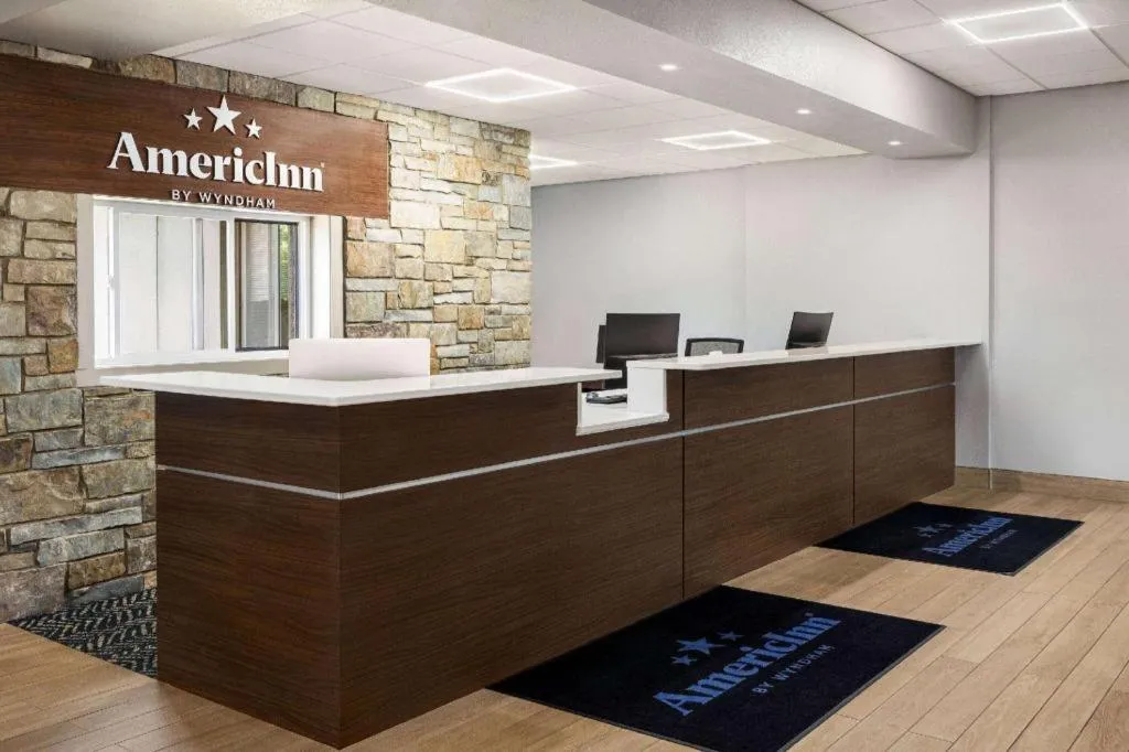 AmericInn by Wyndham La Crosse Riverfront-Conference Center