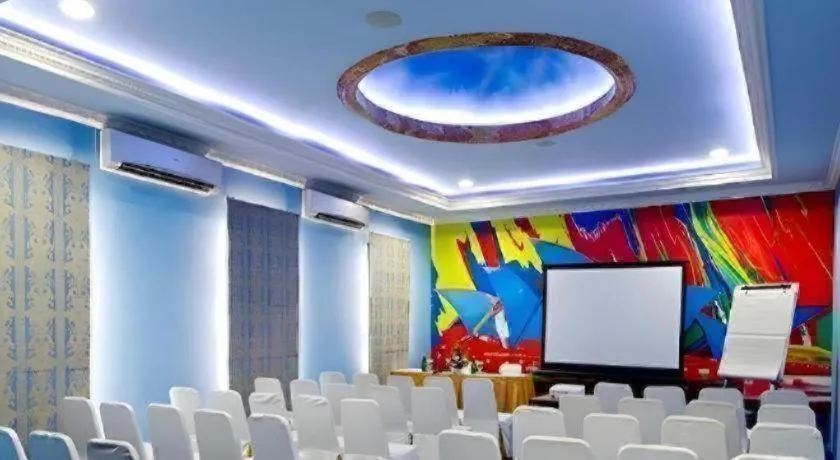 Amos Cozy Hotel Melawai