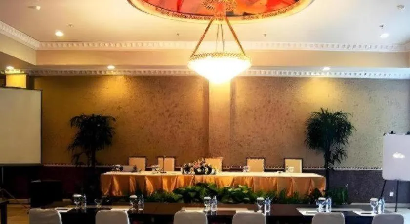 Amos Cozy Hotel Melawai