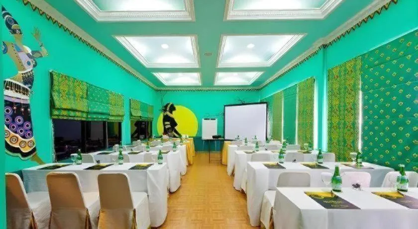 Amos Cozy Hotel Melawai