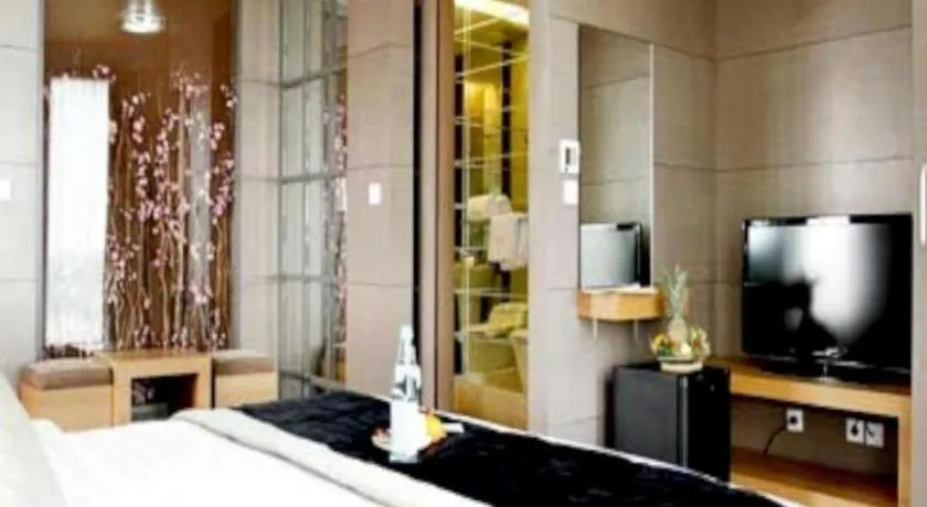 Bed in Amos Cozy Hotel Melawai