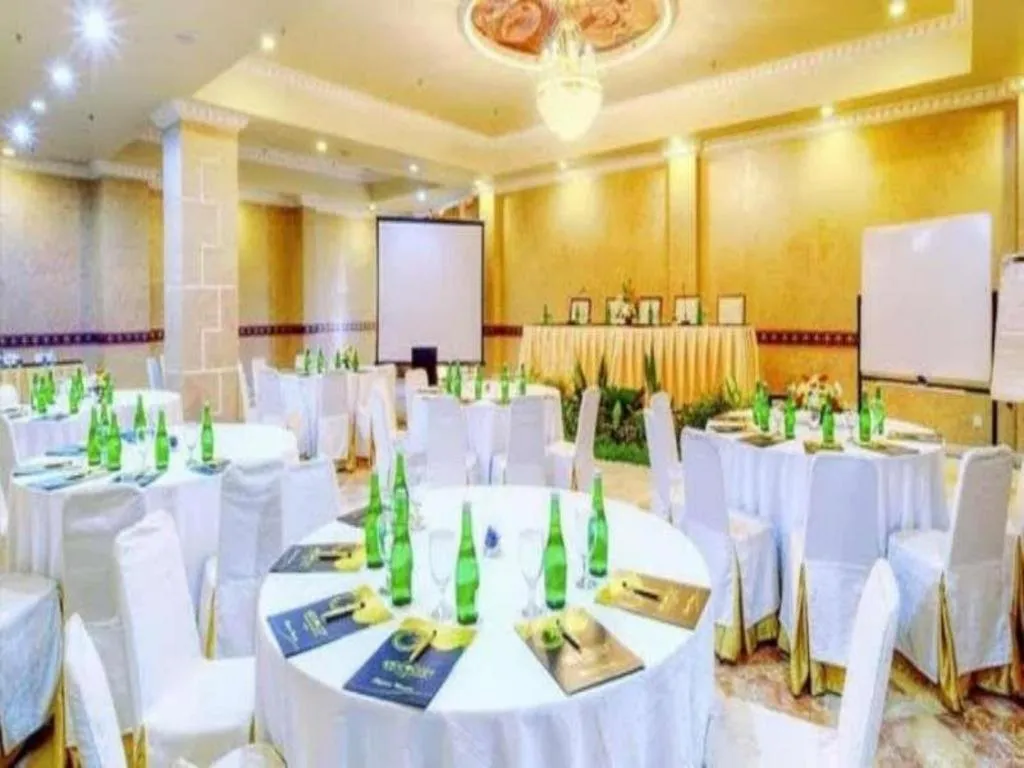 Amos Cozy Hotel Melawai