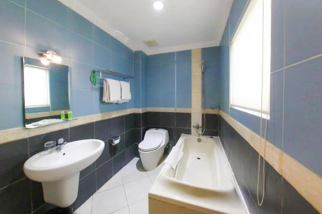 Amos Cozy Hotel Melawai