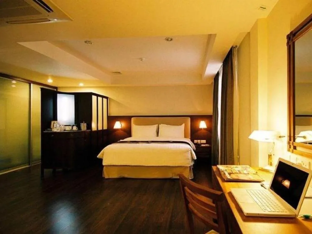 Bed in Plaza Sutera Biru Hotel