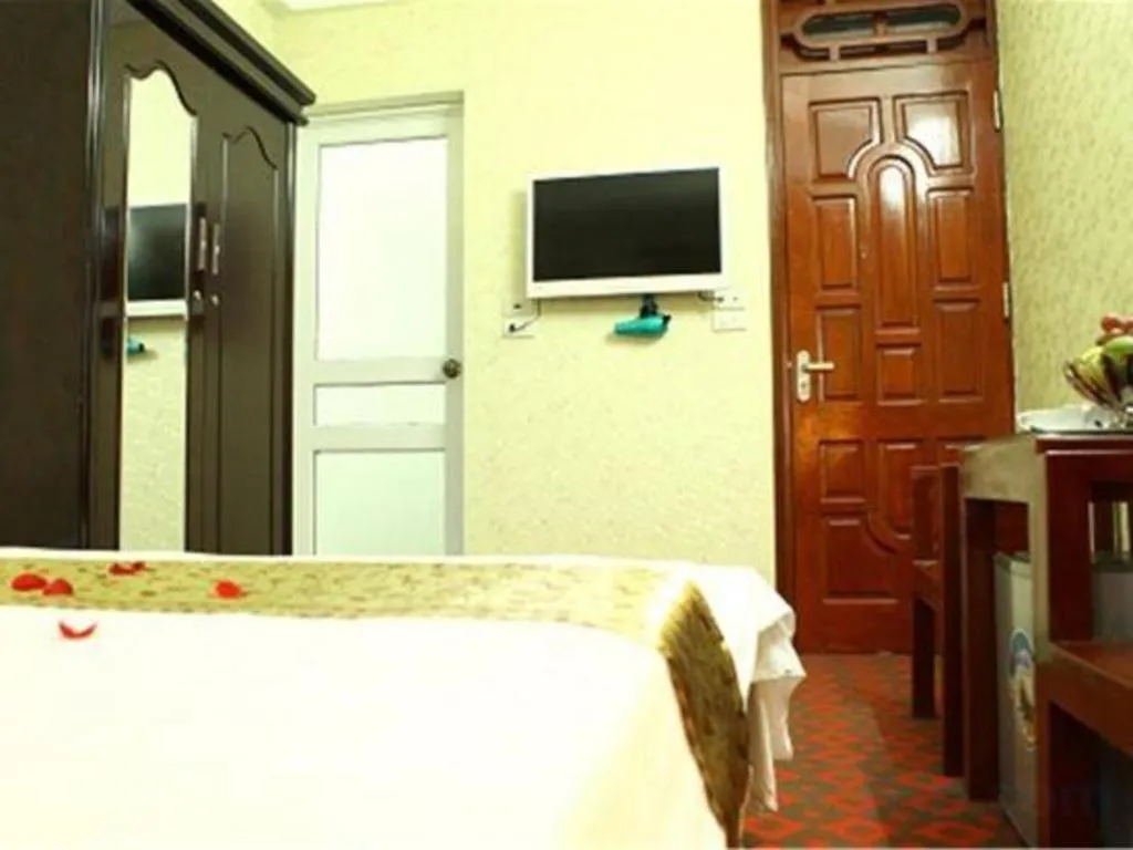 Bed in Canh Dieu Mountain Hotel