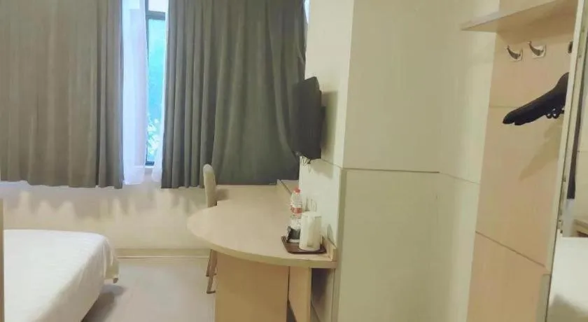 Bed in Jinjiang Inn E'ling Cultural and Creative Second Factory