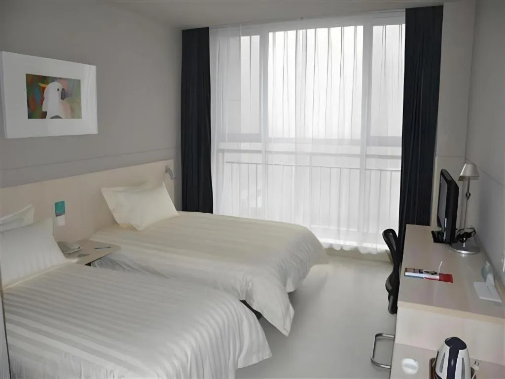 Bed in Jinjiang Inn E'ling Cultural and Creative Second Factory