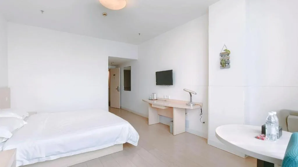 Bed in Jinjiang Inn E'ling Cultural and Creative Second Factory