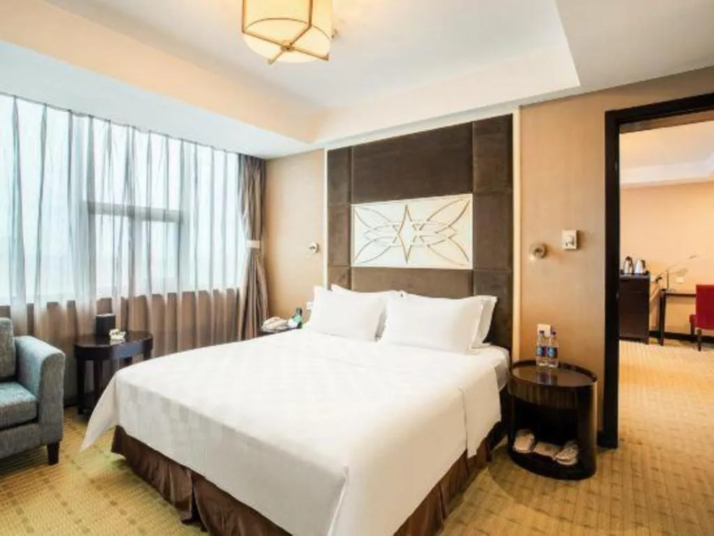 Bed in Zibo Blue Horizon International Hotel