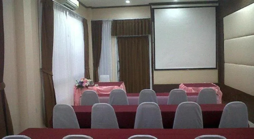 Kasem Garden Hotel Surin