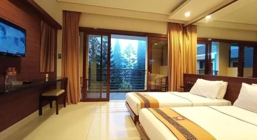 Bed in Hotel Bintang Tawangmangu